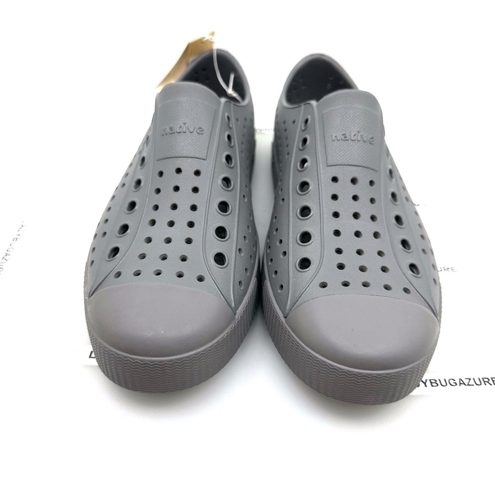 NIB Native Jefferson Satellite Grey/Satellite Grey Unisex - Size: 6 Men /8 Women